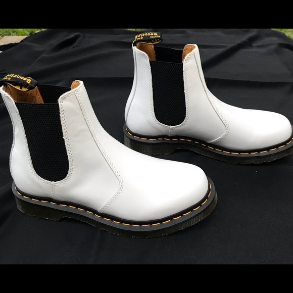 New Dr. Martens White Leather “Softy-T” 2976 Chelsea Boots - Picture 11 of 16